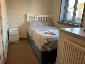 Private Rooms with Shared Bathroom Bus Stop 8 Mins Away