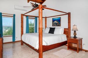 Residences at Barrier Reef 4C Oceanview 2 Bedroom by Stay Floreo