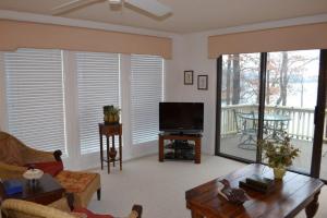 16 Cabo Tinoso Place