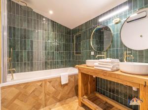 Villas Escapade Chez Max - Proche du port 3 CH : photos des chambres