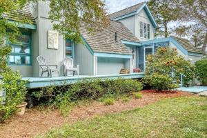 Pooles Cove - Waterfront; Main Street!