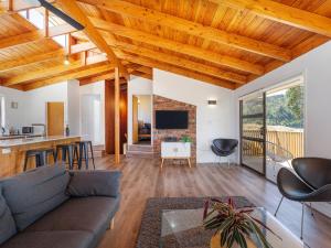 Seascape Beachfront A - Whangamata Holiday Unit