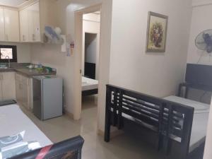 V.F. Riton Apartelle