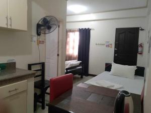 V.F. Riton Apartelle