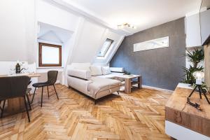 Tkalcics oasis 1 with free parking