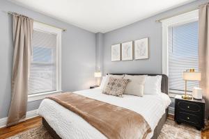 Remodeled Mins to Beach & Downtown Downstairs