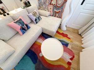 Pop Art & Vibrant Parisian Flat