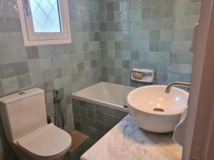 Bright Penthouse Apartment with Large Balcony