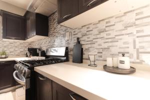 LnD Villa! Lovely gated community, 24 hrs security, amazing view, and pool