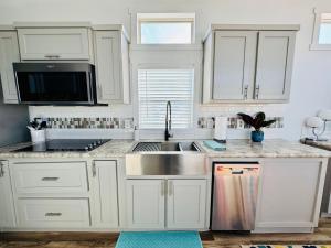 The Tiny Tejas with Pool and Hot Tub