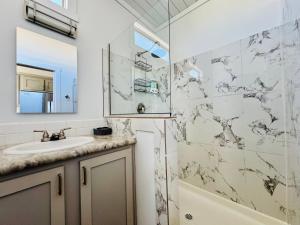 The Tiny Tejas with Pool and Hot Tub