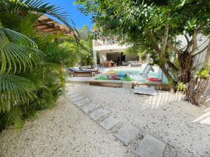 Luxury House Tomanoa - 10pers - 4rooms - Pool - HotJacuzzi - Speed Wifi -waterfall