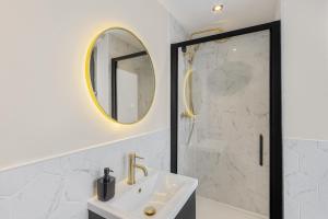 Brighton Central Crown - Rose Platinum Properties