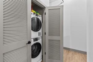 Brick & Bed Riverfront Lofts, G 305