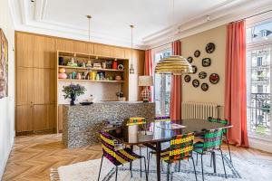 170m air conditioned decor apartment