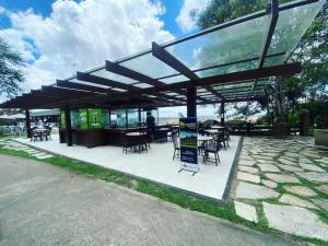 Flat em Gravatá - Monte Castelo - quarto superior com Wi-Fi e netflix