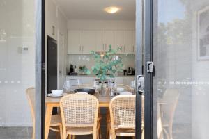 The Oak Grove - Dedicated Workspace, WiFi, Parking