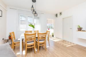 Apartments with parking space Trogir - 23849