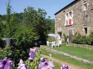 Holiday flat with shared pool in the countryside, Retournac
