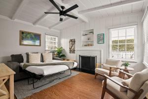 Beautiful Windansea Beach Compound Steps to Sand