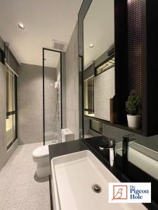 KLCC Scarletz Executive Suite by ThePigeonHole