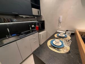 BREEZE - Lindo Flat pé na areia no Jd Oceania