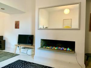 Stylish comfortable home with free parking