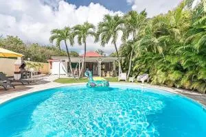 Villa de charme et piscine à 300 m de la mer - Kahouanne