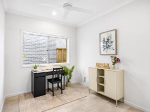 Cozy Designer 4 Bedrooms Home Near Local Shops