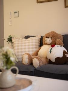 Cozy Designer 4 Bedrooms Home Near Local Shops