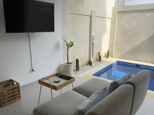 1BR Villa with Private Pool 5 min walk to LaFavela