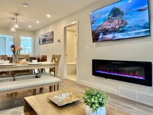 Mountain View Luxury Condo at Banff Entrance