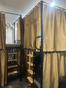 Old Quarter Hostel 71 Hàng Đào