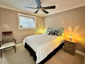 Lovely 2BR BSMT Suite w Parking for Pickup