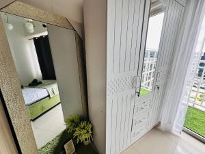 AVOCADO ROOM by Surestay MOA near PICC