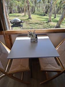 Rustic Cabin with moon bathing for a city escape