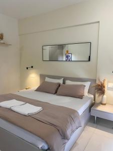 Hamlet Studio Apartments with Balcony
