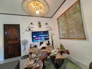 Fredos Guest House at Pangpang Bar & Restaurant