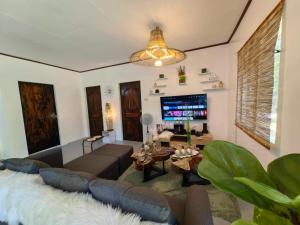 Fredos Guest House at Pangpang Bar & Restaurant