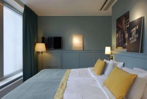 Junior Suite room in Scandic Grand Central