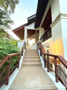 Newly Renovated Modern 3BR Blue Canyon Golf Villa