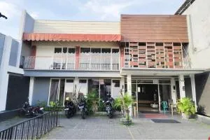 YUTAKA INN 98 Kutisari - Wonocolo
