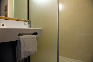 Hotels B&B HOTEL Lyon St Priest : photos des chambres