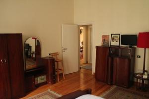 Airy & Beautifully Lit Apartment in Downtown Cairo