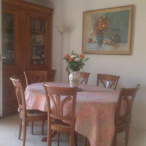 Appartement lumineux à 20mn de Paris en RER A