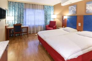 Standard Plus Queen room in Scandic Tampere Koskipuisto
