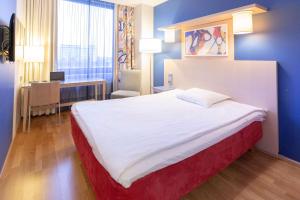 Standard Double Room room in Scandic Hakaniemi