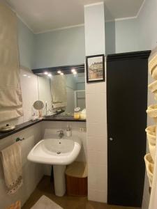 Sun Lake House and Hill