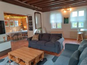 Maisons de vacances House with garden and garage : photos des chambres