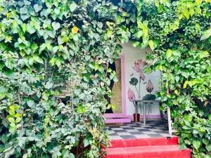 BougainVillea Garden Cottage near Sinhgad Fort Sinhgad road - Karandi Khurd